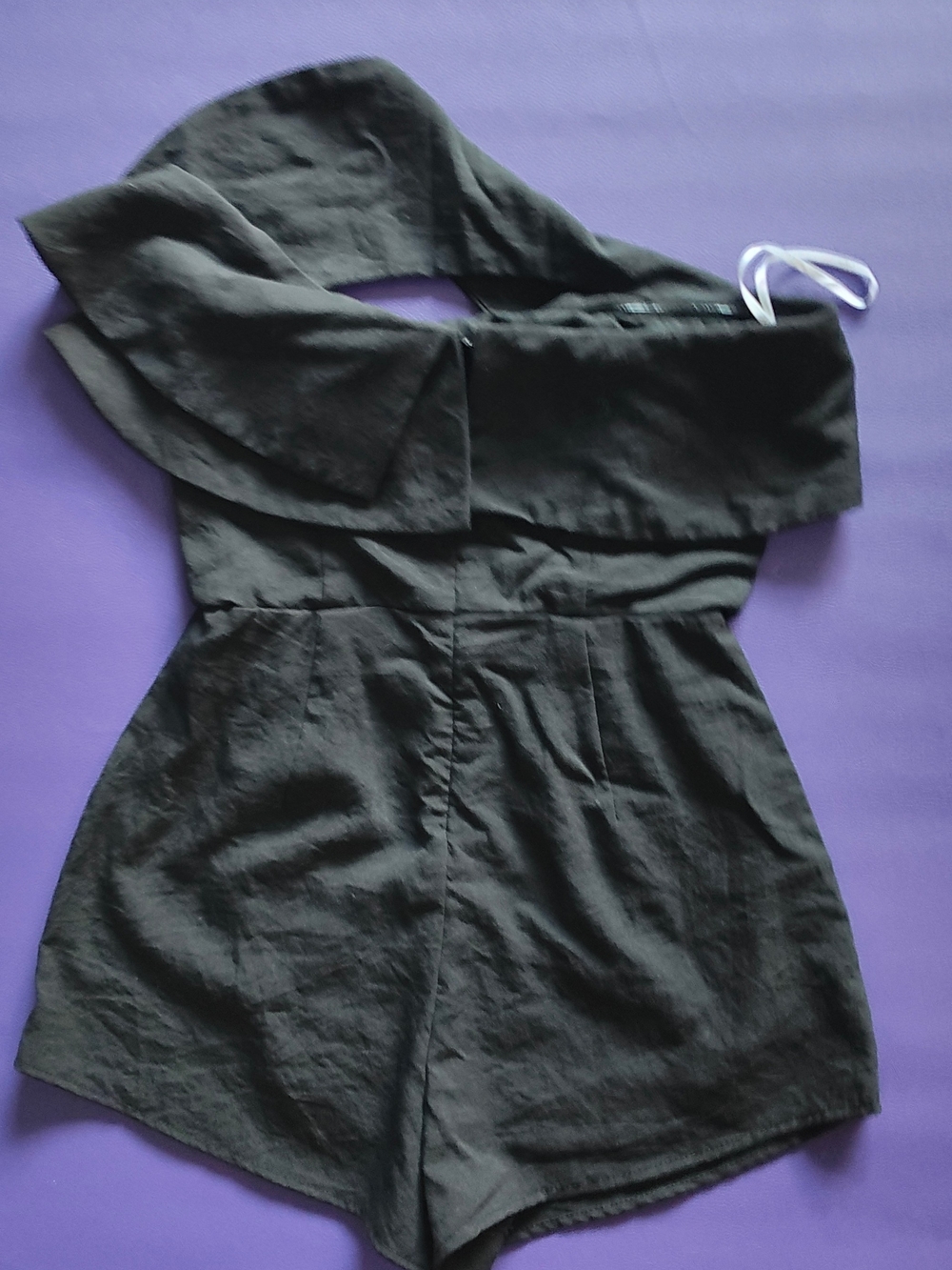 Lulu's Black One-Shoulder Ruffle Romper - Picture 3 of 3